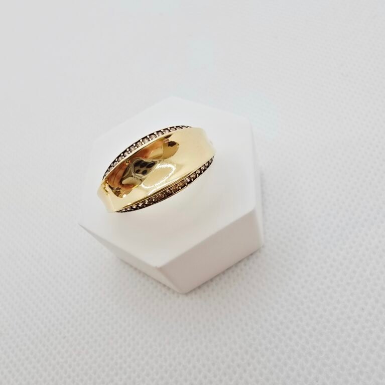 14K GOLD RING/ INEL AUR 14K R0211