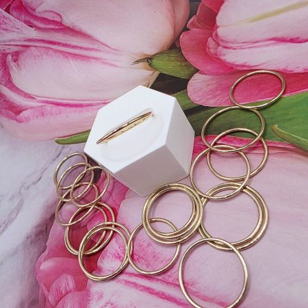 14K GOLD RING/ INEL AUR 14K R0572