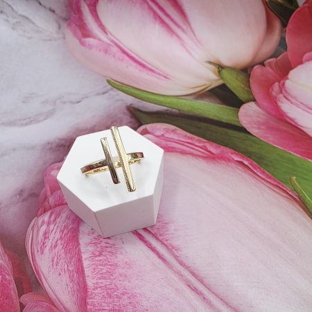 14K GOLD RING/ INEL AUR 14K R0671